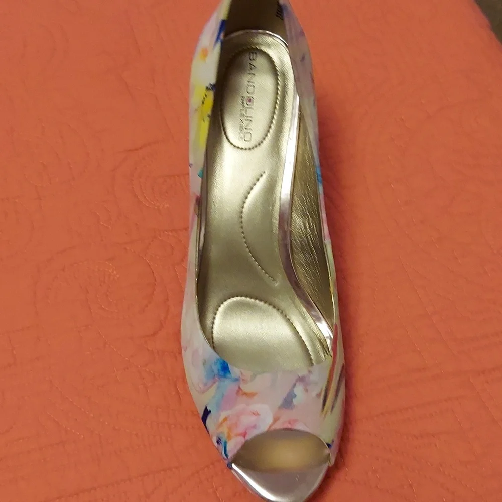 Shoes - Picture 4 of 4